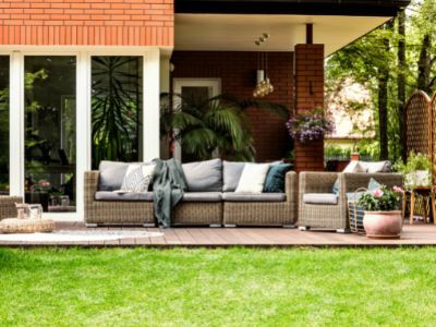Najlepsze zestawy mebli ogrodowych do Twojego domu — kompleksowy przewodnik
